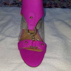 Nine West bright fuschia pink sandals